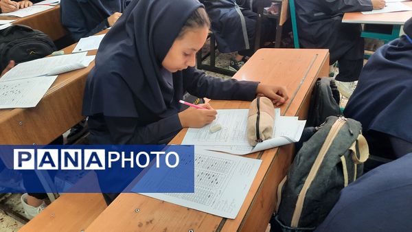 برگزاری آزمون سنجش آغازین به صورت هماهنگ کشوری در دبیرستان فرهنگیان ناحیه ۷ مشهد