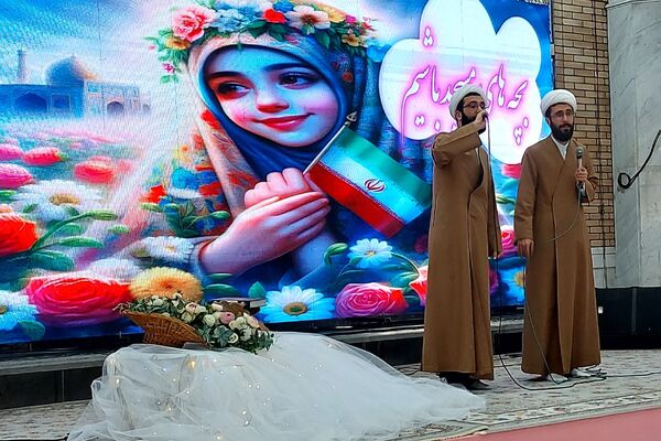 جشن تکلیف دانش‌آموزان دختر منطقه کهریزک 