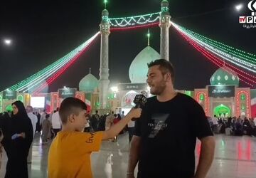 دعای زائر مسجد مقدس جمکران برای کودکان غزه