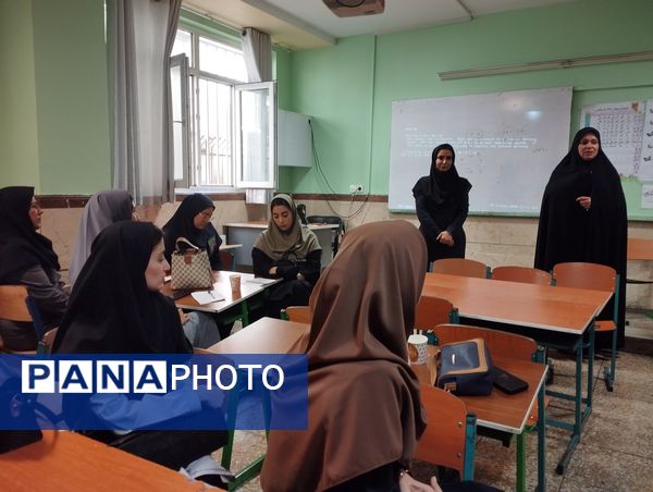 برگزاری اولین جلسه‌ اجتماعات یادگیری آموزگاران شهرستان ملارد در دبستان دخترانه حضرت زینب (س)