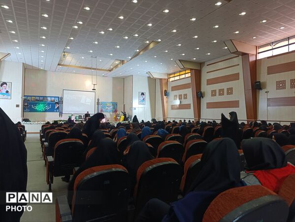 رقابت پرشور دانش‌آموزان در چهل‌وچهارمین دوره مسابقات قرآن، عترت و نماز 