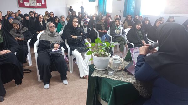 جلسه آموزش خانواده در دبستان لطیفه 