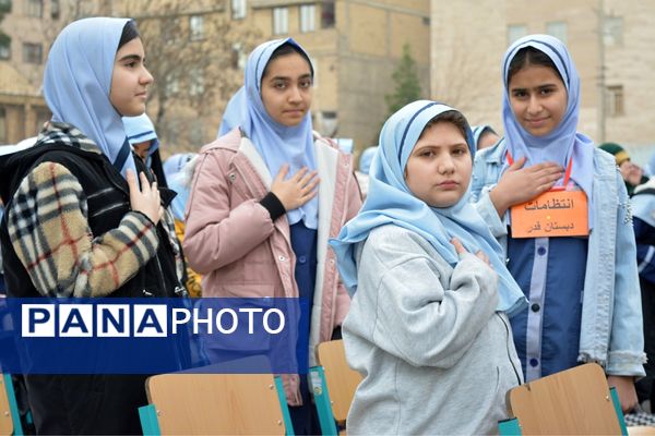 حضور خادمان رضوی در مدرسه قدر بهارستان‌دو