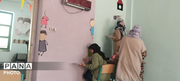 فعالیت گروه جهادی معلمان ناحیه چهار قم در روستاهای نیزار