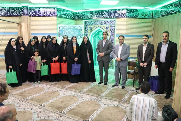 تجلیل از ۴۰ معلم برگزیده قرآن و عترت منطقه ۱۴ تهران در جشن باشکوه غدیر