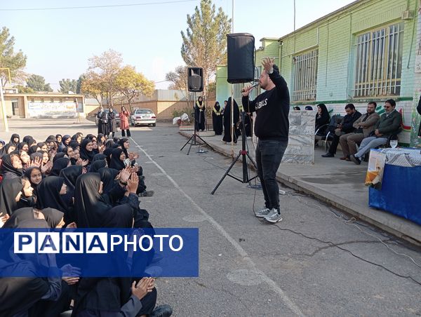 بزرگداشت هفته بسیج در دبیرستان حاج تقی نجفی نیشابور 