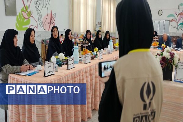 اجلاس استانی ویژه مدیران دبیرستان‌های نمونه دولتی و شبانه‌روزی استان خراسان رضوی در دبیرستان دخترانه شهید مجید دهنوی