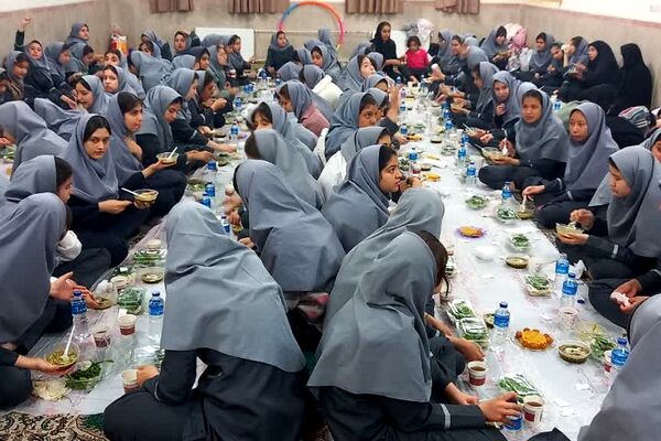 اردوی افطار تا سحر در دبیرستان دخترانه معرفت کهریزک 