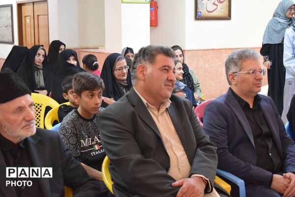 هنرمندان باباحیدر، نگارخانه آفتاب را گلباران کردند