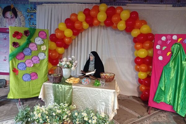 هنرنمایی دانش‌آموزان مدارس ناحیه دو شهرری در جشن میلاد حضرت فاطمه (س)