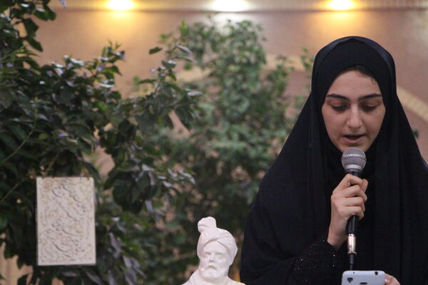 محفل شعر در سازمان دانش‌آموزی یزد 
