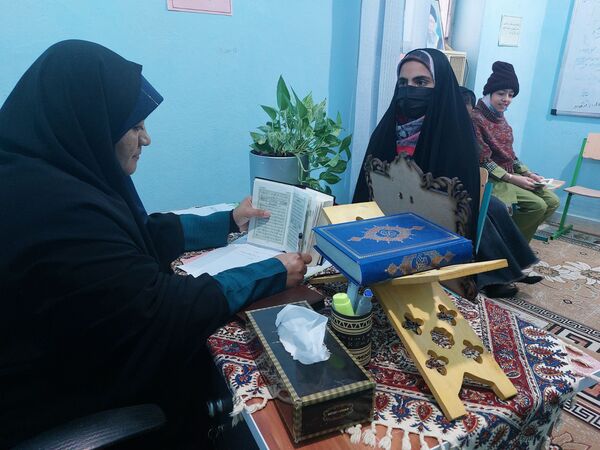 دارالقرآن نینوا حاجی‌آباد میزبان آزمون ارزیابی حافظان قرآن کریم
