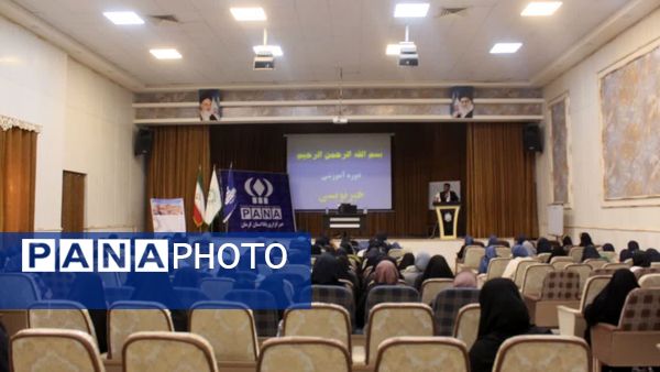 دوره آموزش خبر نویسی دختران ناحیه ۲ کرمان