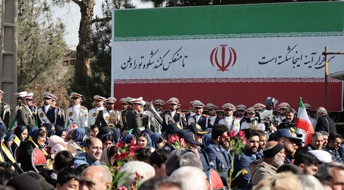 حضور عاشقان بنیانگذار کبیر انقلاب اسلامی در جایگاه جلوس امام خمینی(ره)