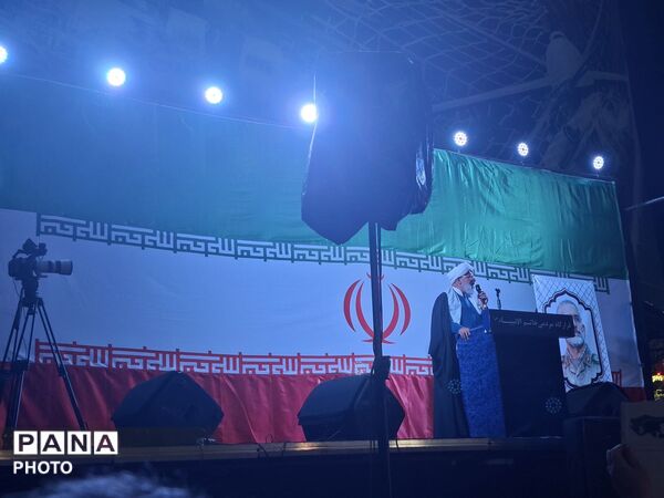 تجمعات هرشبی مردم در میدان انقلاب
