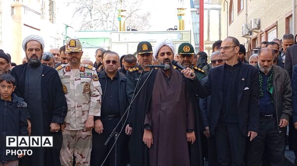 شهید عالی بر دوش هم استانی های خود تشیع شد 