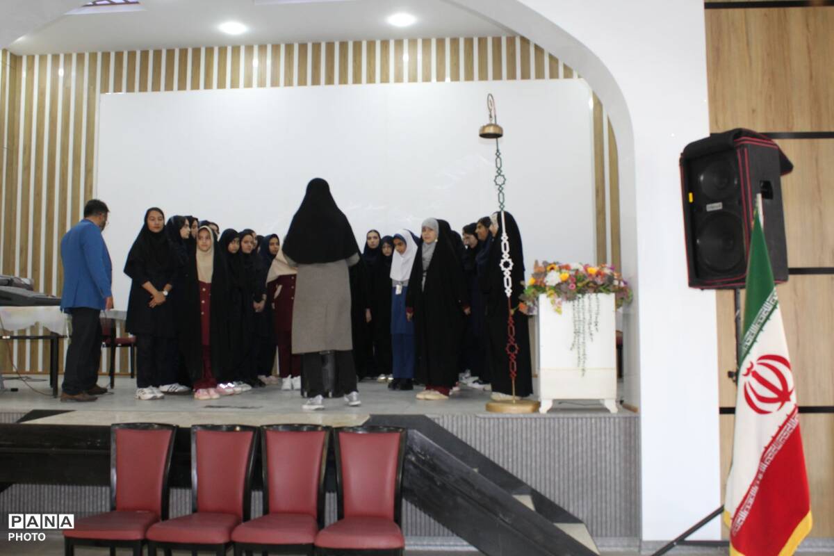 وقتی صدای خبرنگاران پانا به احترام معلمان بلند شد