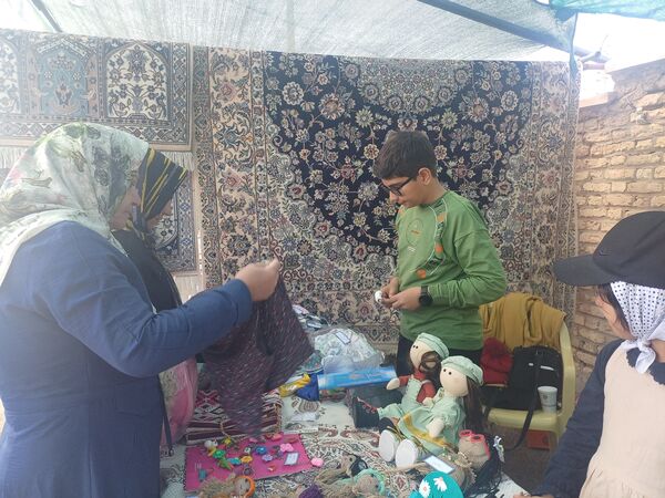 جشنواره و نمایشگاه بومی و محلی بهار در بهار روستای جندابه