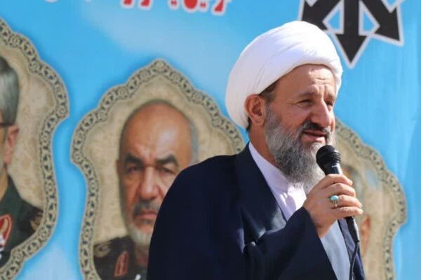 یادواره لاله‌های روشن در مدرسه تیزهوشان شهید بهشتی قرچک