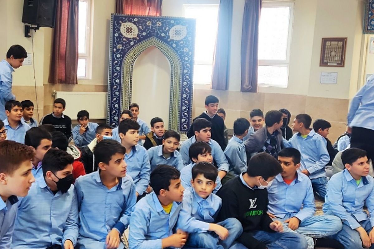 معاینات پزشکی دانش‌آموزان مدرسه انصارالمهدی قرچک