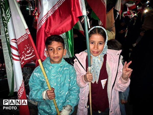 کودکان کاشمری پای کار انقلاب 