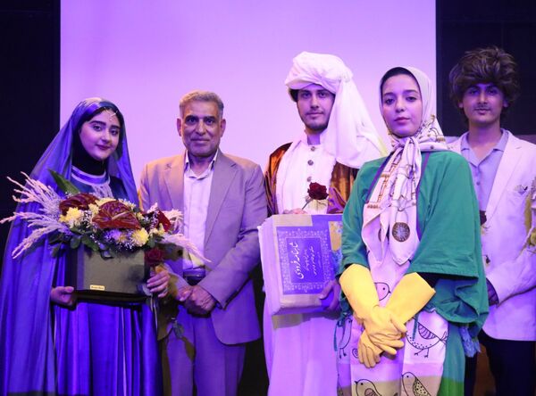 رویداد کودک و شاهنامه در مشهد