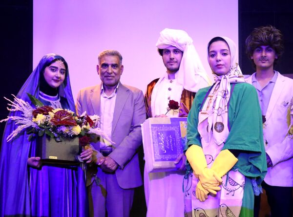 رویداد کودک و شاهنامه در مشهد