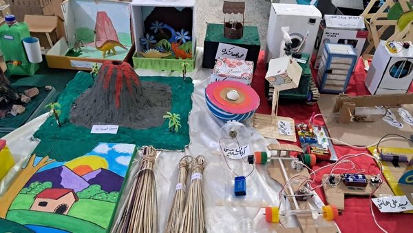 نمایشگاه جشنواره «نوین کاو» در پژوهش سرای دانش‌آموزی حاجی آباد