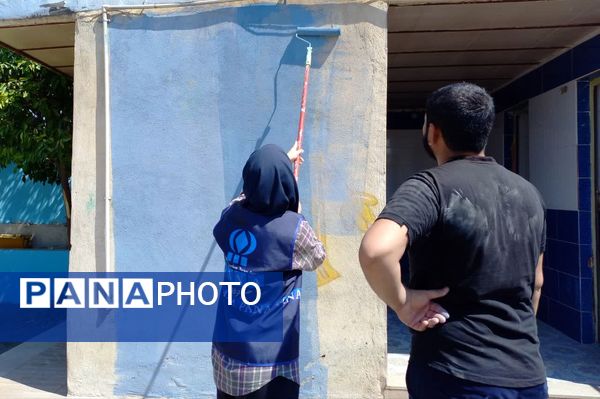 بچه‌ها پای کار زیبا سازی مدارس کم برخوردار در راستای عدالت آموزشی 
