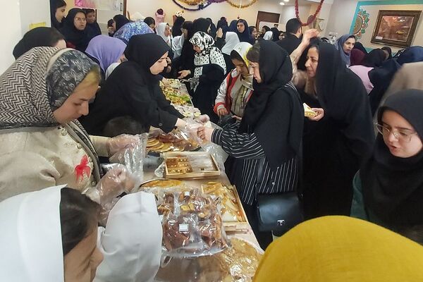 برگزاری جشنواره غذا در آموزشگاه الهام ناحیه دو شهرری 