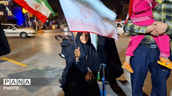 سفیران سلامت ناحیه شش در میدان دانشجو گرد هم آمدند