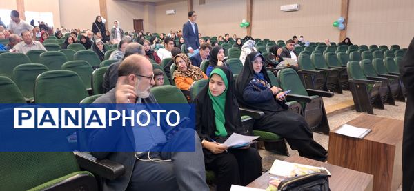 تجلیل از رتبه‌های برتر علمی فرزندان 