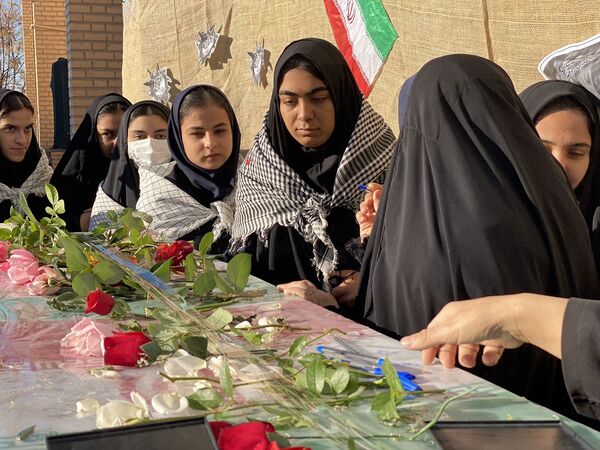 مراسم استقبال از شهید گمنام در شهرستان مه‌ولات