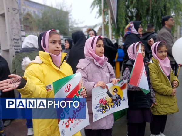 خروش حماسی مردم کردکوی در آیینه‌ شکوه ۲۲ بهمن