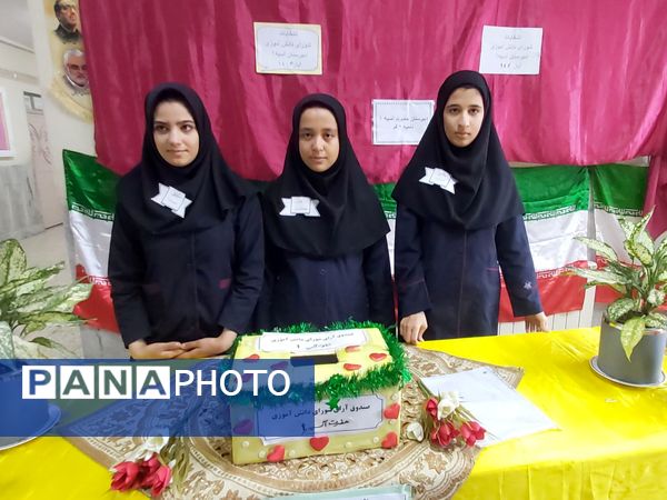 جلوه‌هایی از انتخابات شورای دانش‌آموزی در مدرسه حضرت آسیه(س) قم