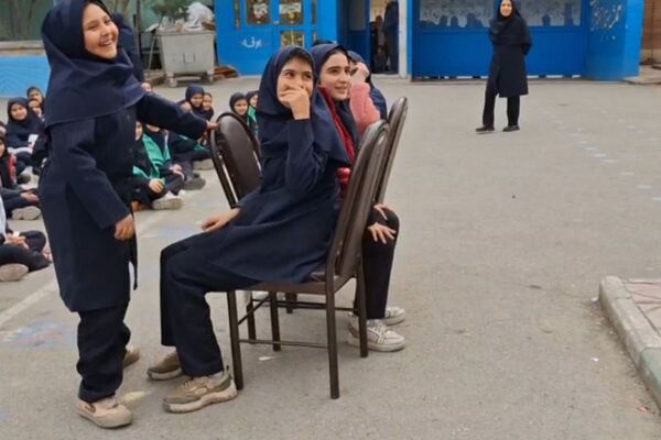 از کلاس درس تا شکوه انقلاب؛ شور دانش آموزی،  شور فجر