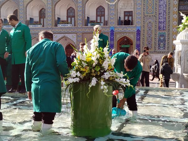 مشهد مقدس در تب‌وتاب جشن ولادت نخستین امام شیعیان  