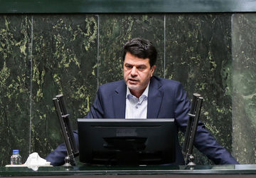 وزیر پیشنهادی اقتصاد جوان، متعهد و مومن است