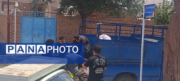 پخش نذری ظهر عاشورا در روستای حسن آباد بلهر 