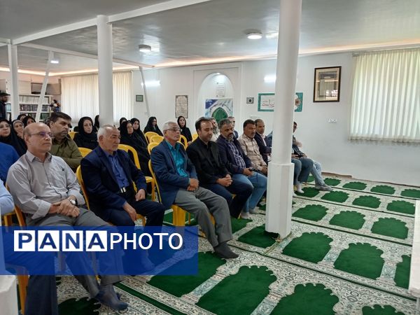 جلسه انجمن اولیا و مربیان مدرسه آیت الله خامنه‌ای