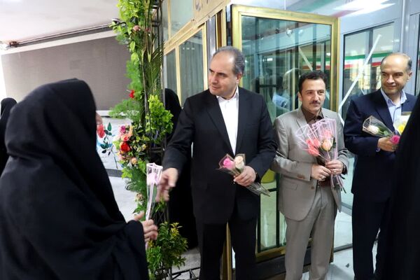 گرامیداشت هفته معلم با حضور دانش‌آموزان پیشتاز آذربایجان شرقی