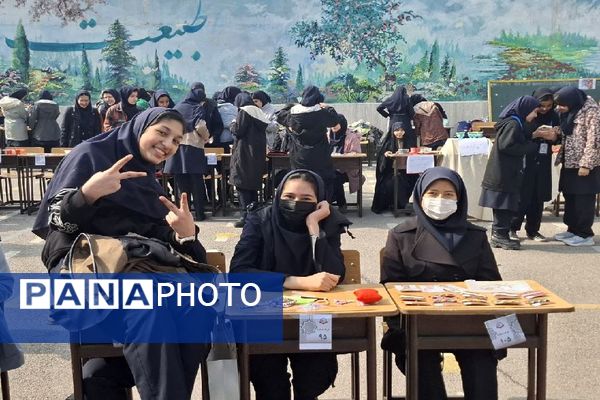 برگزاری بازارچه اقتصادی در دبیرستان شاهد تکتم