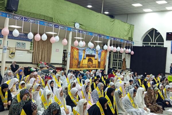 اعتکاف دانش‌آموزی رباط‌کریم با پرچم‌گردانی حضرت ابوالفضل(ع)