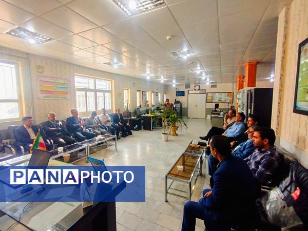 حضور مدیر آموزش و پرورش کاشمر در دبیرستان پسرانه میثاق