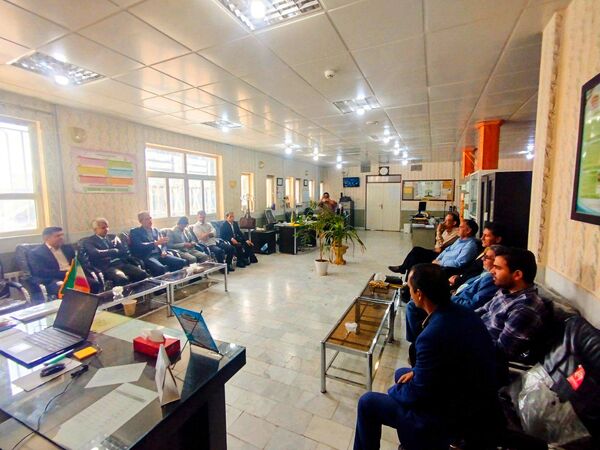 حضور مدیر آموزش و پرورش کاشمر در دبیرستان پسرانه میثاق