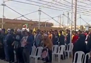 حضور  مردم آبادان همزمان با سالروز ۹ دی در حسینیه ثارالله 