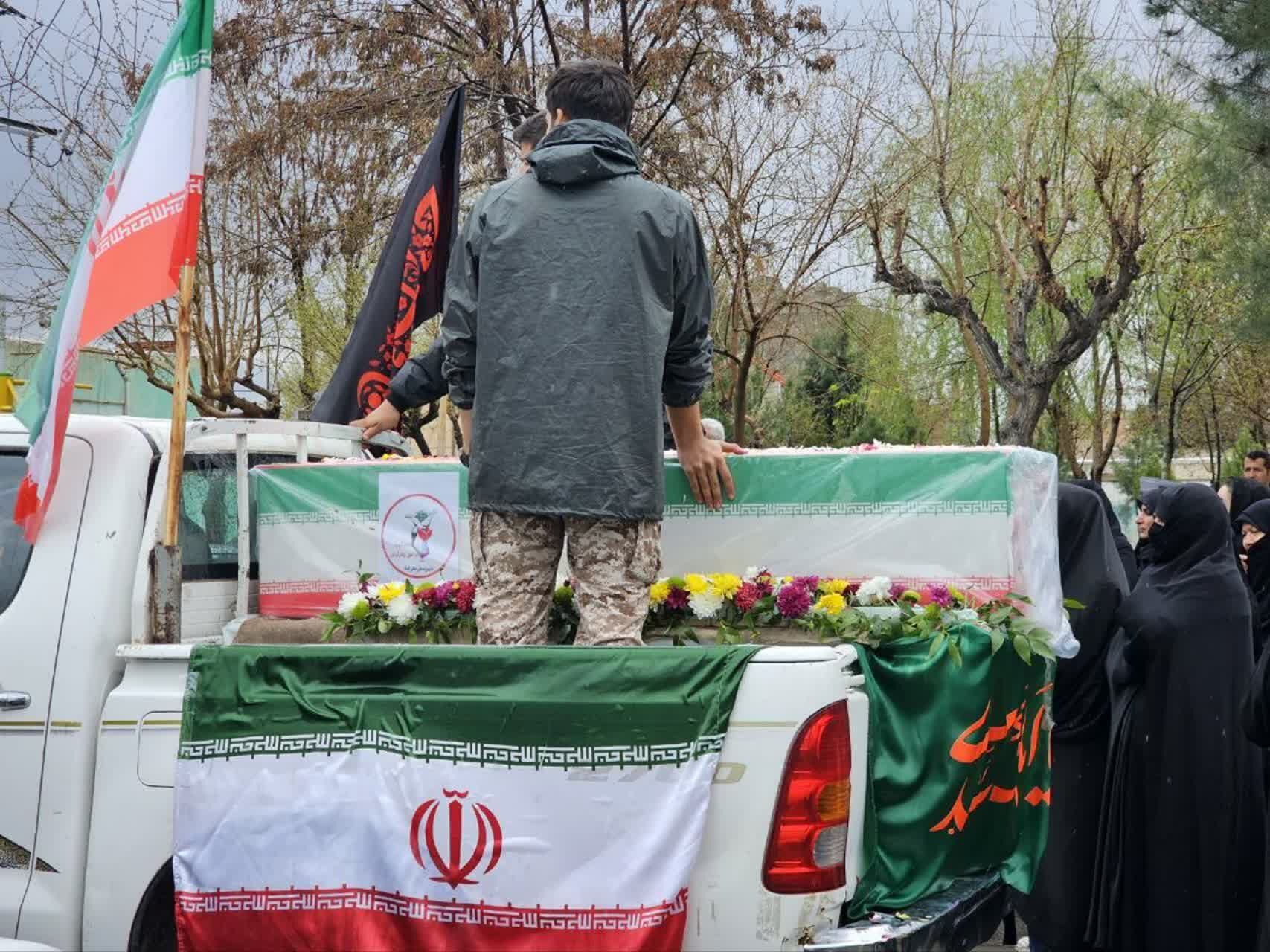 مراسم تشییع و تدفین پیکر پاک شهیدان والامقام محمد رنجبر کهن و مجید رستمی در نظرآباد