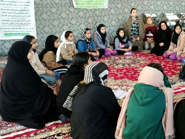 بازدید از دانش آموزان معتکف  روستای بزنجرد 