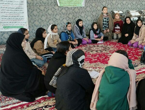 بازدید از دانش آموزان معتکف  روستای بزنجرد 