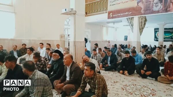 عطر یاد امام خمینی (ره) در حسینیه رستگاران دهگلان پیچید 